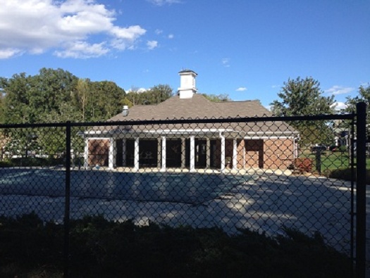 CLUBHOUSE & POOL